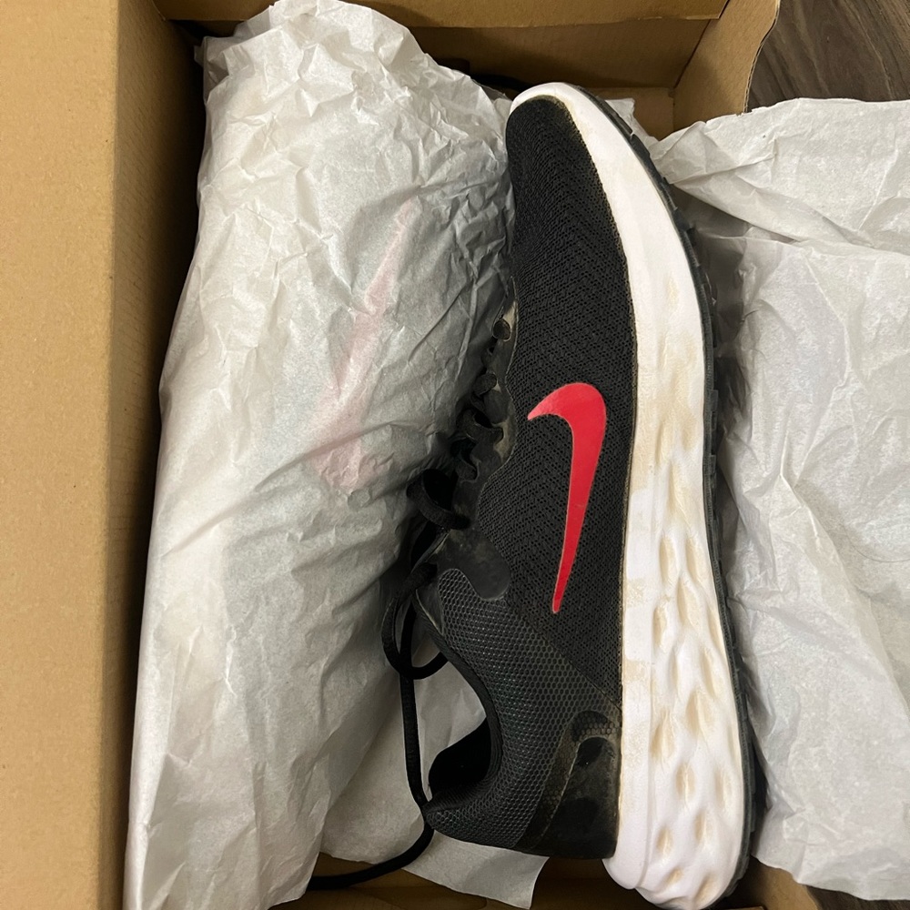 Mens Nike Revolution 6, Black, White, and Red